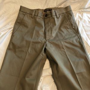 Dockers Men’s Khaki Pants Tan Brown - 30 x 30